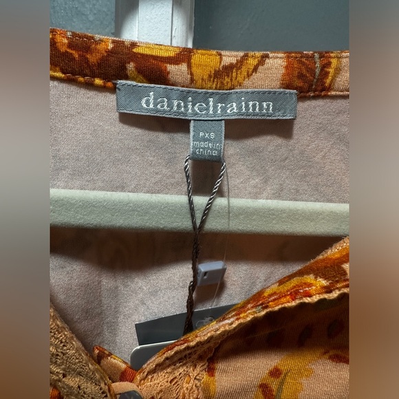 NWT Daniel Rainn Burnt Orange Paisley Button Down Top - Picture 2 of 6